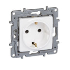 Контакт шуко 2P+E 16A Бял - Legrand Niloe 764539