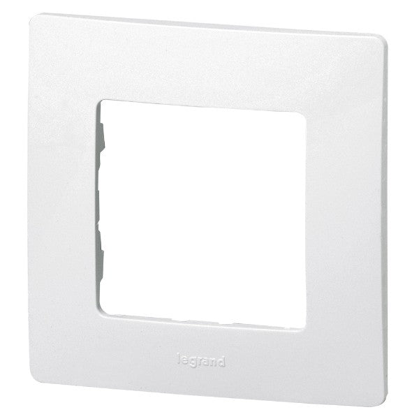 Рамка 1x цвят Бял - Legrand Niloe 665001