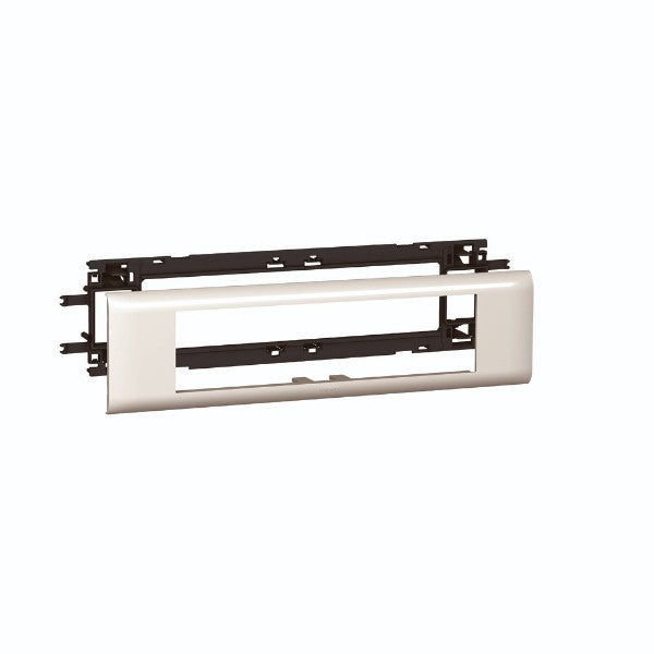 Клип рамка за канал 4х М45 - Legrand DLP 10958