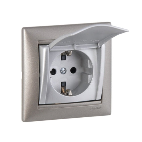 Шуко с капаче Valena Алуминий - Legrand Valena 770122
