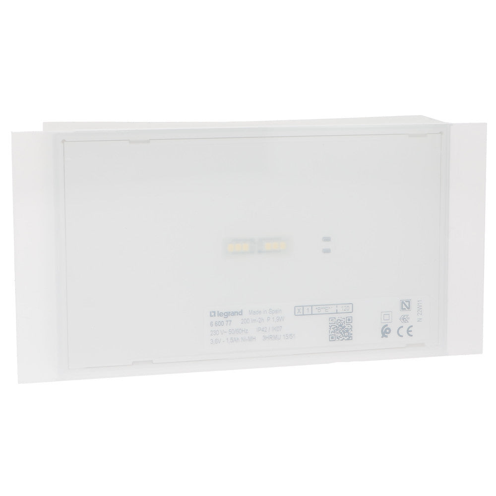 Авариен / евакуационен осветител 200lm 2h IP42 IK07 NM ST 202x104x40mm - Legrand X-light 180 660057
